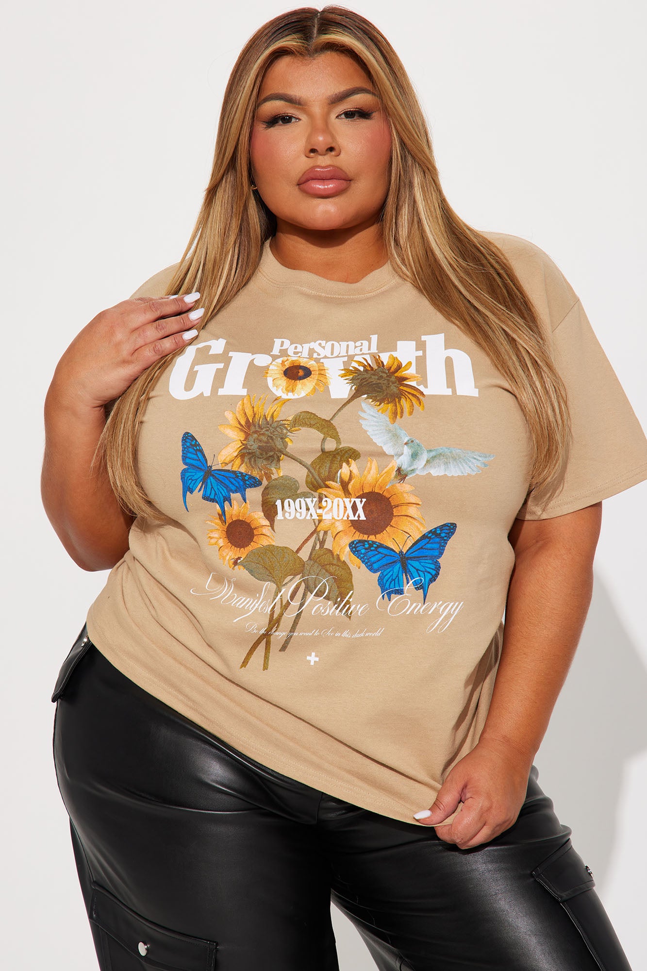 06-08-23Studio6_RA_AC_16-00-03_68_23014525W_Sand_P_16603_PLUS_SG