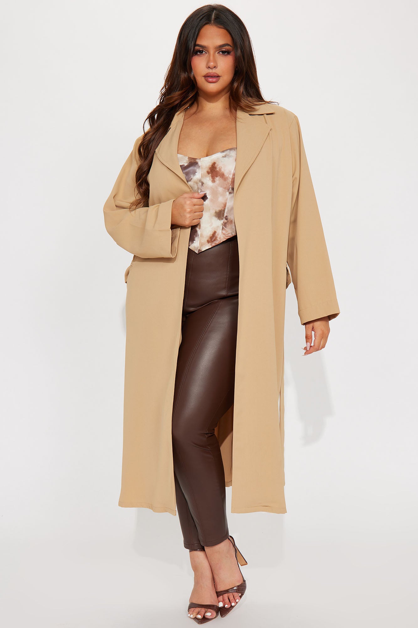 08-04-23Studio4_BT_DB_14-11-50_22_HF23E802_Khaki_P_3022_PLUS_SG