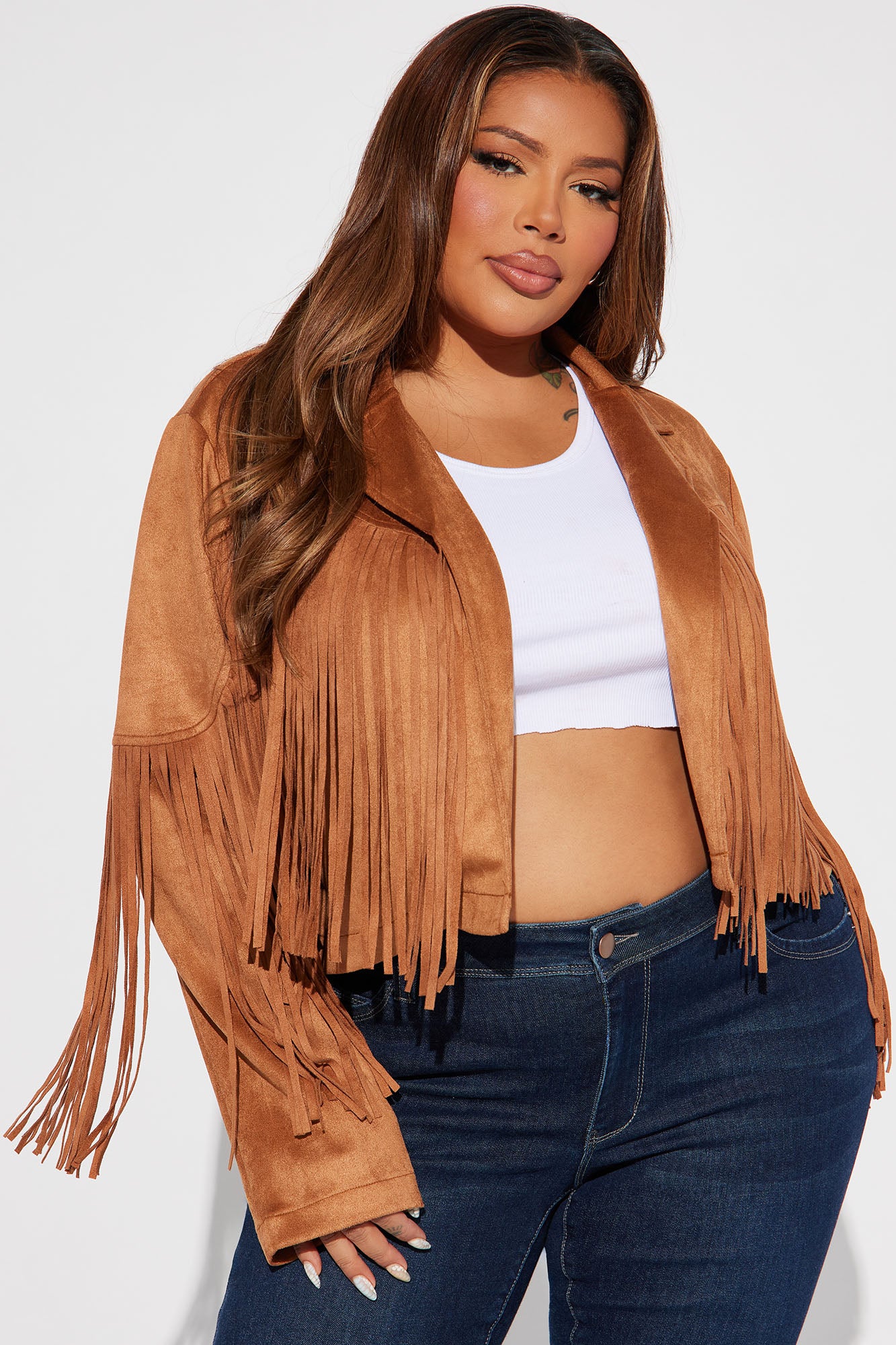 08-07-23Studio4_TH_IM_14-06-40_47_HF23G572_Camel_P_4269_PLUS_JB