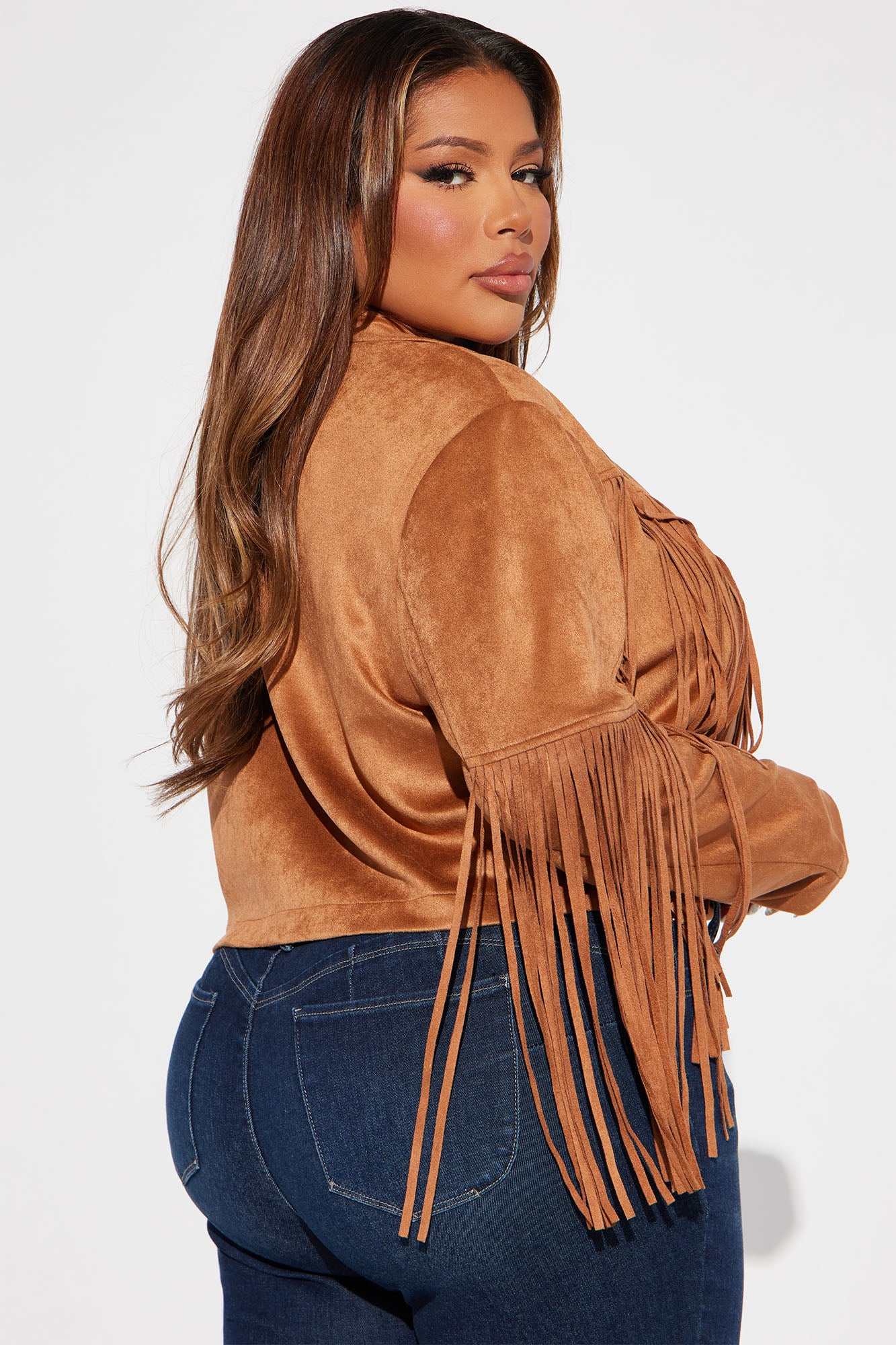 08-07-23Studio4_TH_IM_14-06-59_47_HF23G572_Camel_P_4281_PLUS_JB