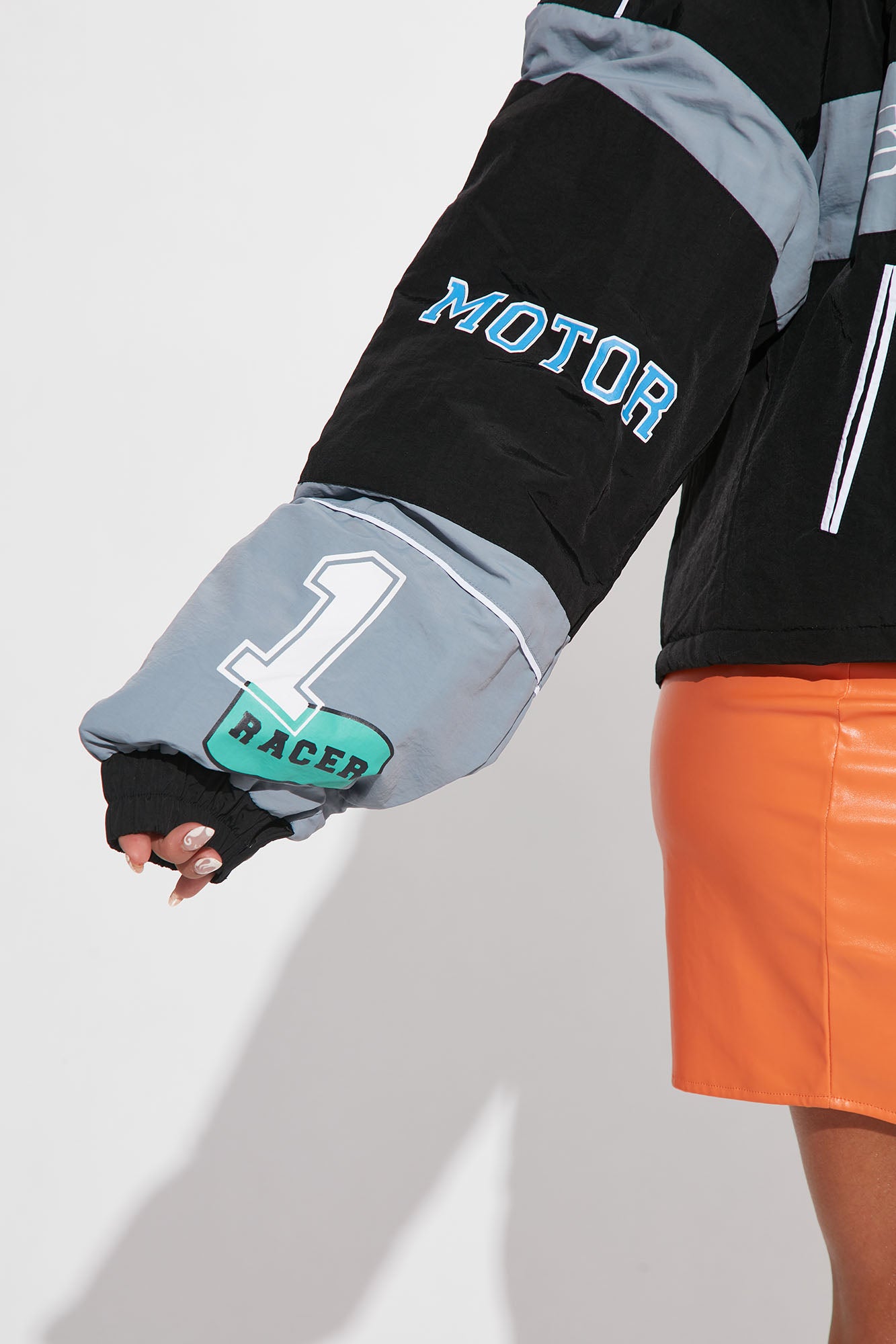 09-02-22Studio1_DD_AS_10-29-01_12_CMV3589_Blackcombo_P_11596_PLUS_WG