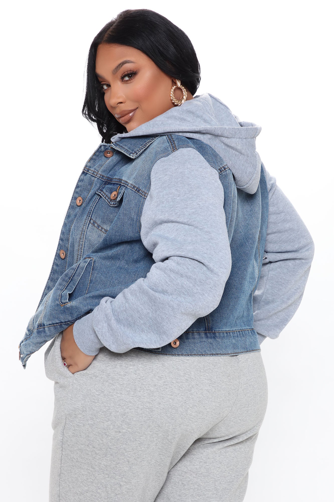 09-30-20Studio1_AP_SD_13-49-12_56_DJK19C_MediumWash_P_0075_PLUS_NT