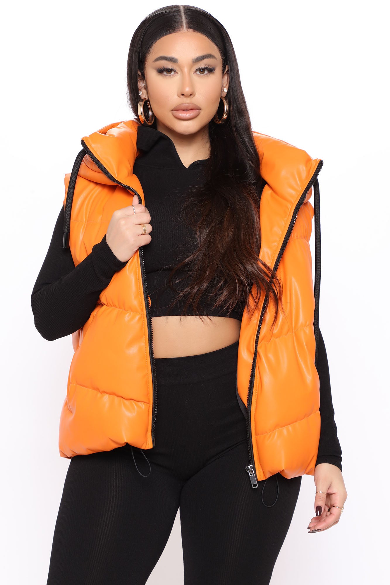 10-28-21Studio4_ME_RL_14-11-09_43_79301_Orange_R_10557_KL_KL